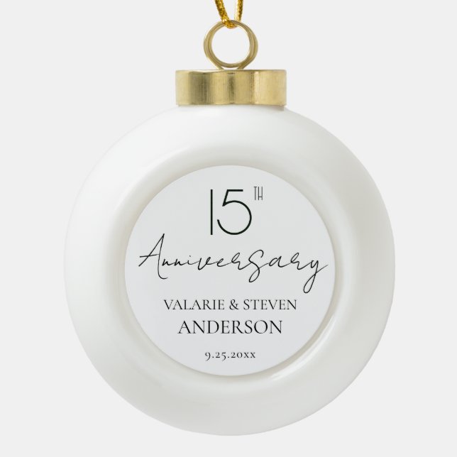 Elegante Minimal 15-jährige Hochzeit-Keramik Keramik Kugel-Ornament (Vorderseite)