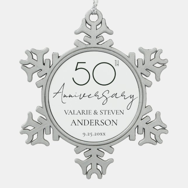 Elegante Minimal 50-jährige Hochzeit Schneeflocken Zinn-Ornament (Vorderseite)