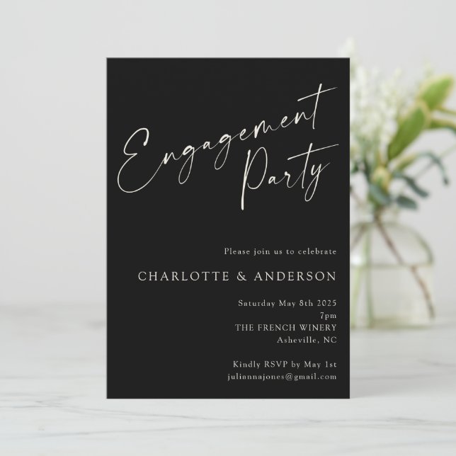 Elegante Minimalistische Black Modern Engagement P Einladung (Stehend Vorderseite)