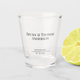 Elegante minimalistische Braut- und Bräutigamname  Schnapsglas