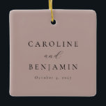 Elegante Minimalistische Dusty Mauve Calligraphy W Keramikornament<br><div class="desc">Custom Elegante Minimalistische Dusty Mauve Calligraphy Hochzeit Keramik Ornament</div>