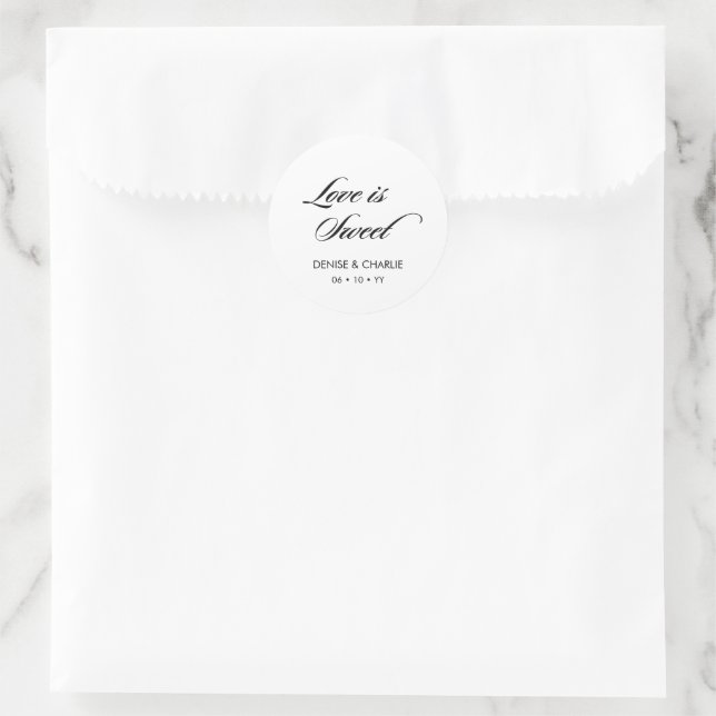 Elegante Minimalistische Kalligrafie White Wedding Runder Aufkleber (Tasche)