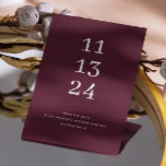 Elegante, moderne Bordeaux minimalistische Hochzei Save The Date<br><div class="desc">Elegante,  moderne,  minimalistische Hochzeit Save the Date in den Farben Bordeaux und Pflaume. Bitte kontaktieren Sie mich,  wenn Sie weitere Informationen benötigen.</div>