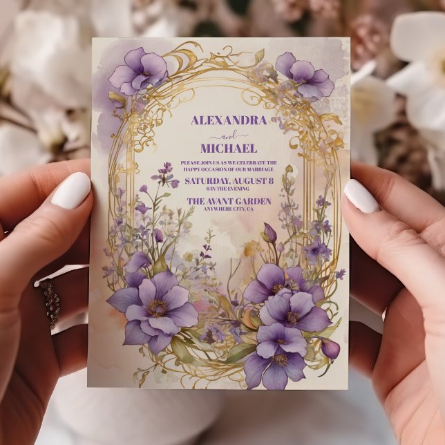 Elegante Moderne Botanische Hochzeit Lila Blumen Einladung (Von Creator hochgeladen)