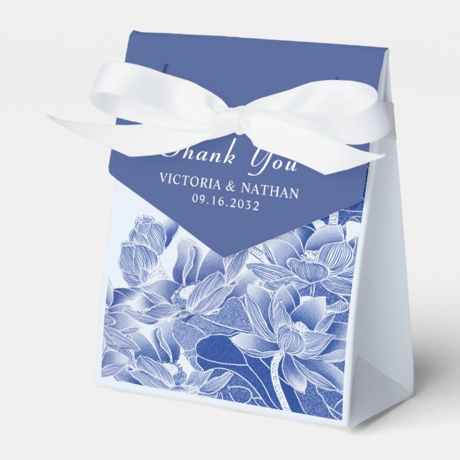 Elegante Moderne Dusty Blue Floral Chinoiserie Geschenkschachtel (Vorderseite)