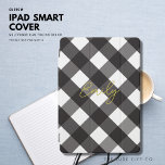 Elegante moderne, einfache Schwarz-Gold-Karierte S iPad Pro Cover<br><div class="desc">Schützen Sie Ihr iPad stilvoll mit diesem einfachen und stilvollen Cover. Es zeichnet sich durch einen klassischen und dennoch modernen schwarzen Gingham-Hintergrund und einen trendigen goldfarbenen Schriftart mit dem eigenen Namen aus. Aktualisieren Sie die leicht zu bedienende Vorlage mit Ihrem Namen. Erstellen Sie Ihr eigenes einzigartiges,  perfektes Geschenk!</div>