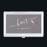 Elegante, moderne Goldschere der Rose Visitenkarten Dose<br><div class="desc">Modernes und elegantes Design für Friseursalons mit Imitate Rose Goldschere und elegantem Kalligraphie-Schriftart.</div>
