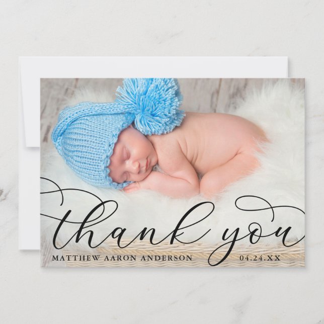 Elegante Moderne Kalligrafie New Baby Foto B Dankeskarte (Vorderseite)
