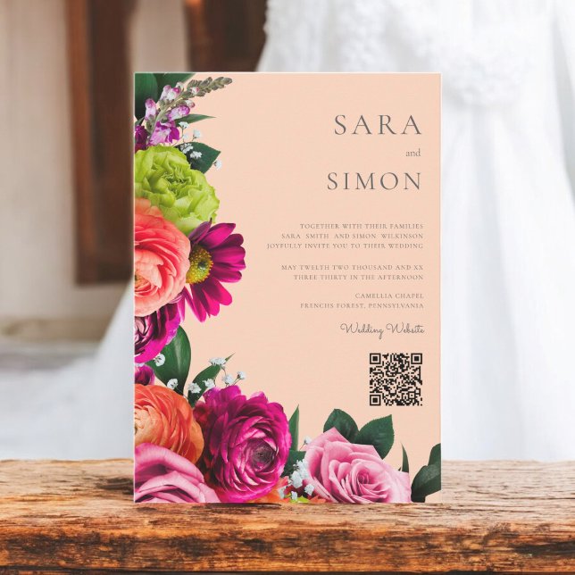 elegante, moderne QR Code Blumenzwiebelhochzeit Einladung (modern wedding invitation with vibrant florals on a peach background)