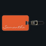 elegante, moderne schicke, trendige Monogramm-Oran Gepäckanhänger<br><div class="desc">Dieses atemberaubende,  raffinierte Design zeichnet sich durch Ihren Namen oder jeden beliebigen benutzerdefinierten Text in einem hellen Stahlgrau auf einem soliden dunkelorangen Hintergrund aus.</div>