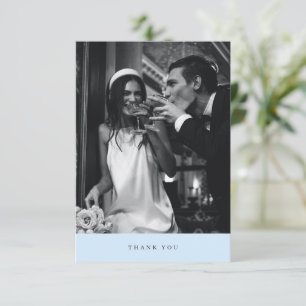 Elegante moderne Typografie Foto-Hochzeit Softblau Dankeskarte