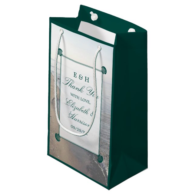 Elegante Mongram & Aquamarin Scallop Beach Hochzei Kleine Geschenktüte (Vorderseite Schrägansicht)