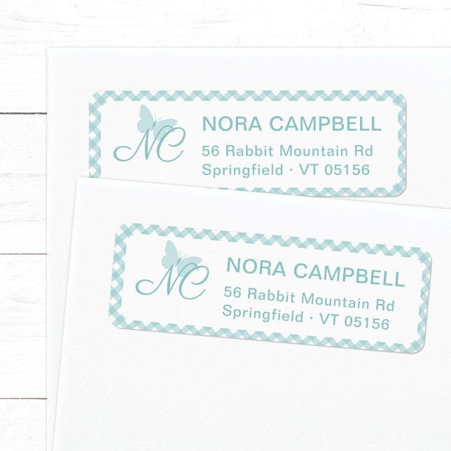 Elegante Monogram Aqua Blue Gingham Rücksendeadres (Elegant butterfly monogram return address label in aqua blue, turquoise with plaid background.)