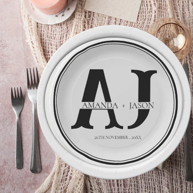 Elegante Monogram Bride Groom Names Wedding Party Pappteller (Elegant Monogram Bride Groom Names Wedding Party Paper Plates)