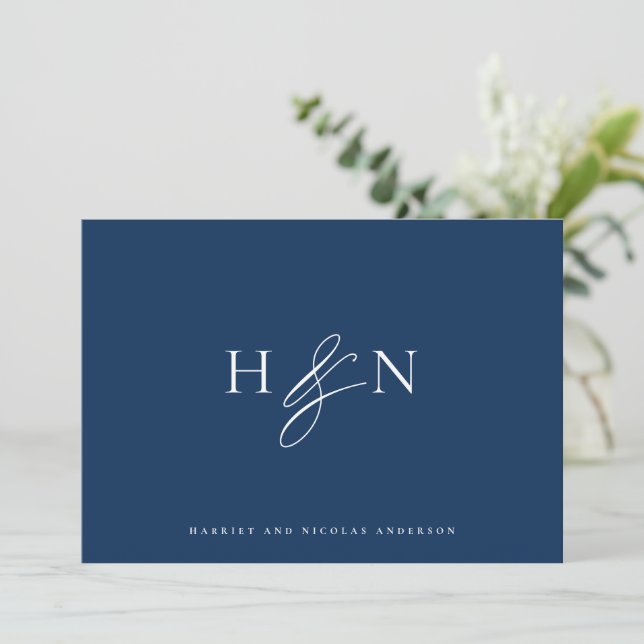 Elegante Monogram Navy Blue Wedding Dankeskarte (Stehend Vorderseite)