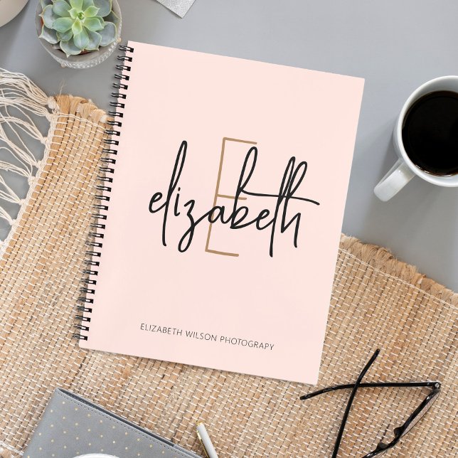 Elegante Monogram Pink Gold Script Business School Notizbuch (Von Creator hochgeladen)