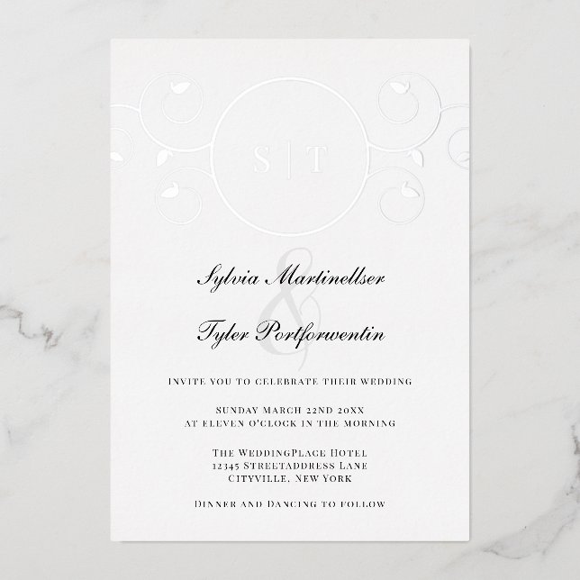 Elegante Monogram Silver Black Wedding Folieneinladung (Vorderseite)