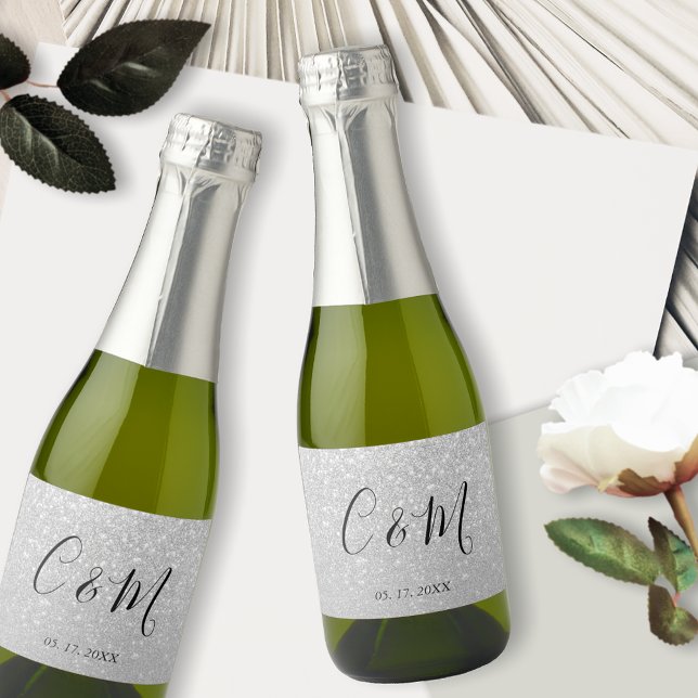 Elegante Monogram Silver Glitzer Wedding Wine Labe (Von Creator hochgeladen)