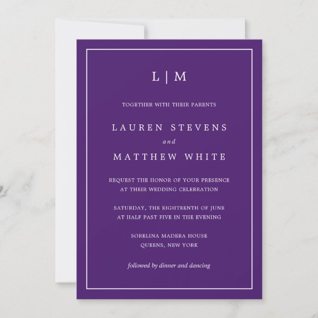 Elegante Monogram Simple Jewel Tone Lila Wedding Einladung (Vorderseite)