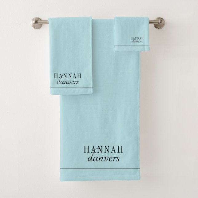 Elegante Monogram White Name Blau Badhandtuch Set (Insitu)
