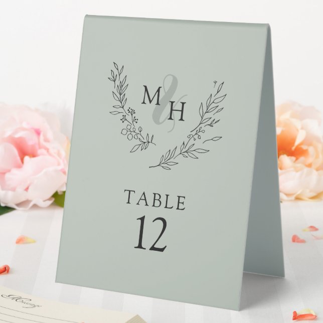 Elegante Monogram Wreath Sage Wedding Tischaufsteller (In Situ (Hochzeit))