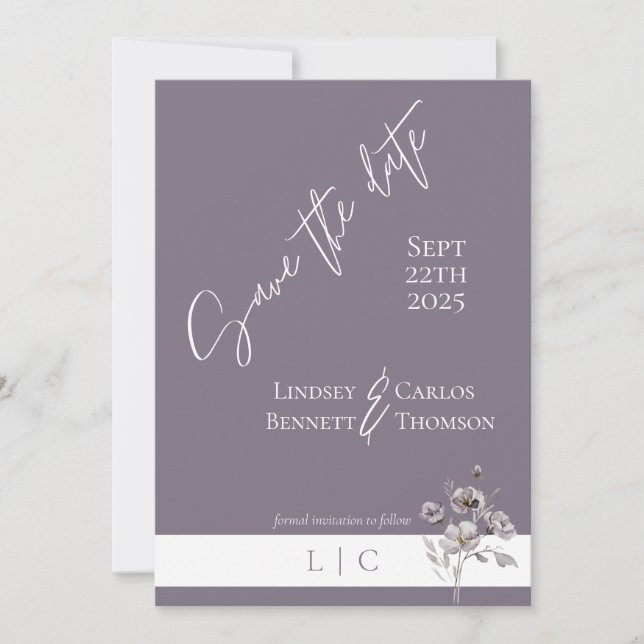 Elegante monogramm minimalistische lila Kalligraph Save The Date (Vorderseite)