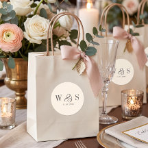 Elegante natürliche Creme erste Hochzeit Paare