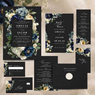 Elegante Navy-Blau-Floral- und weiße Pfingstrosen- Einladung