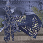 Elegante Navy Blue & Gold Fern Leaf Wedding Krawatte<br><div class="desc">Eine elegante marineblau-blaue Aquarellfarbe mit goldenem Farn lackiert Hochzeitshals.</div>