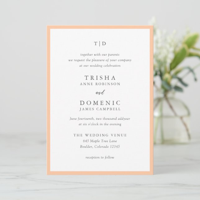 Elegante Peach Monogram Moderne Hochzeit Einladung (Stehend Vorderseite)