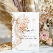 Elegante Perlen-Schleife und florale Taufeinladung