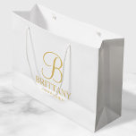Elegante Personalisierte Bridesmaid in Weiß und Go Große Geschenktüte<br><div class="desc">Elegante Personalisierte Bridesmaid-Geschenke mit personalisiertem Monogramm in goldfarbenem,  elegantem Drehbuch-Schriftart-Stil mit Name und Titel der Brautjungfrau im klassischen Schriftart-Stil. Auch perfekt für die Trauzeugin,  Blumenmädchen,  Brautmutter und vieles mehr. Bitte beachten Sie: Die Details der Folie werden im Kunstwerk simuliert. Bei der Herstellung dieses Produktes wird keine Folie verwendet.</div>