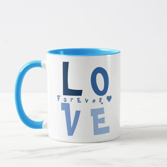 Elegante Personalisierte LIEBE, Name in Blue Typog Tasse (Links)