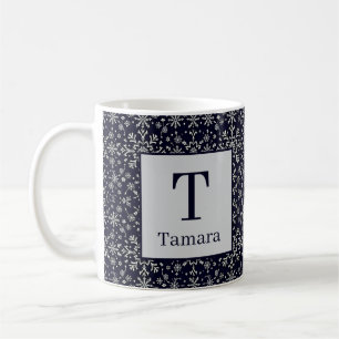 Elegante personalisierte silberne und blaue Schnee Kaffeetasse