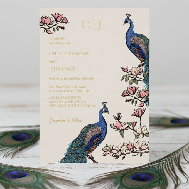 Elegante Pfauenhochzeit Folieneinladung (Elegant Ivory Wedding Invitations. Trendy Boho Floral Blue Peacock, Teal Feathers, Magnolia Flowers)
