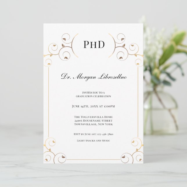 Elegante PhD-Grad Gold White Graduation Party Einladung (Stehend Vorderseite)