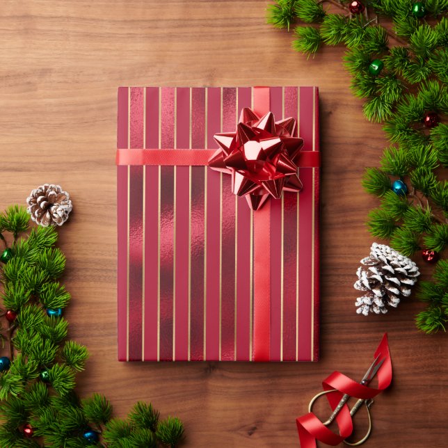 Elegante Red Metallic Stripe Weihnachten Geschenkpapier (Feiertagsgeschenk)