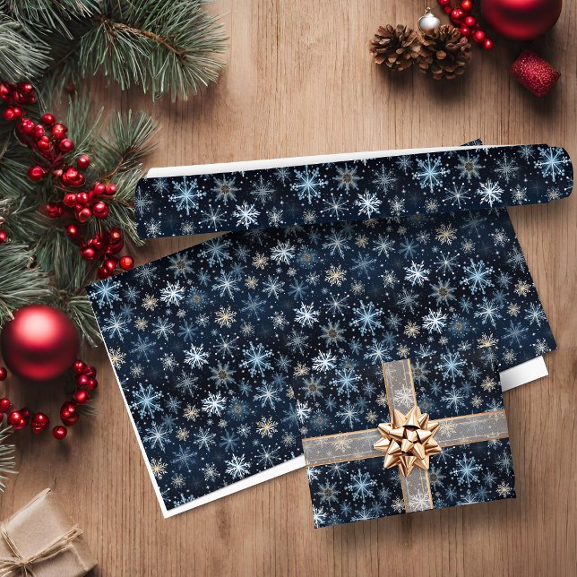 Elegante Rodelbahn mit Aussicht Geschenkpapier (Elegant Blue Vintage Snowflakes Wrapping Paper)