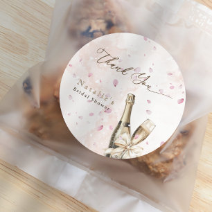 Elegante rosa Blütenblätter Sprudelnde Hochzeitsdu Runder Aufkleber