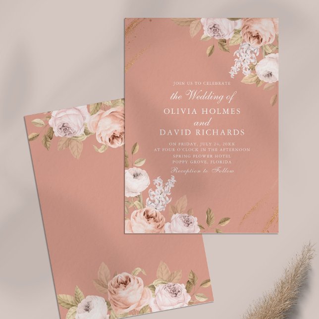 Elegante Rosa Peony Wedding Einladung (Elegant Pink Peony Wedding Invitation on table.)