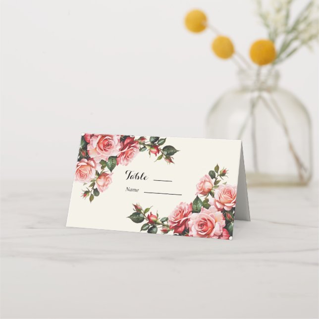 Elegante Rosa und rote Rosen Hochzeit mit Blumenbe Platzkarte (Vorderseite)