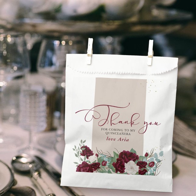 Elegante Rose Burgundy Red und Elfenbeinküste Viel Geschenktütchen (Thank you for coming favor bags with sweet calligraphy and border of burgundy red and ivory roses)