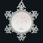 Elegante Rose Gold Dots Mandala Schneeflocken Zinn-Ornament<br><div class="desc">Dieser bezaubernde Mandalabilddruck verbindet geometrische Elemente in Rose Gold mit einem Konfetti-Fleckenmuster, was zu einem eleganten und femininen Design führt. Die Mandala-Blume und die rot-rosa Farbtöne mildern das Gesamtbild, während geometrische Formen harmonisch in einem Kreis von Blume verschmelzen. Die Imitate Rose goldene metallische Textur fügt Schimmer hinzu, und der weiße...</div>