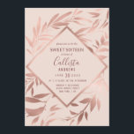 Elegante Rose Gold Rosa Blütenblätter Sweet 16 Einladung<br><div class="desc">Diese formelle Sweet 16-Einladung besteht aus eleganten, hübschen und schicken Imitats gedruckt Rose Gold-Folie handgezeichnet floralen Blätter auf einem einfachen, rot rosa Hintergrund. Es ist das perfekte Design für das schöne und moderne Geburtstagsmädchen. Mit diesen botanischen Einladungen ergänzen Sie Ihre Veranstaltung mit Klasse und Stil. Um die Farbe des Textes...</div>