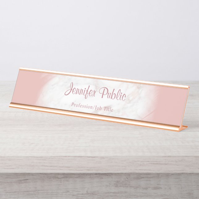 Elegante Rose Gold Weiße Marmorvorlage Moderne Schreibtischnamensplakette (Vorderseite )