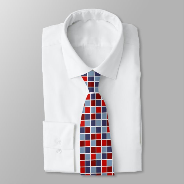 Elegante rot-blau karierte Krawatte (Gebunden)
