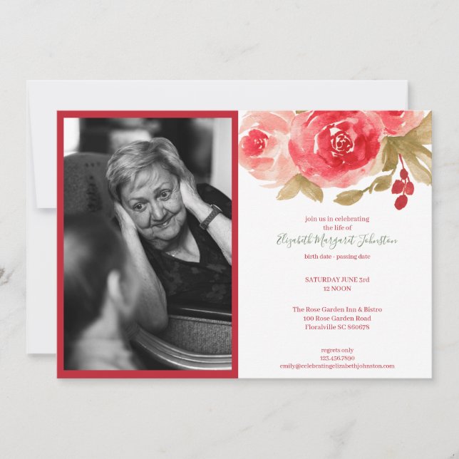 Elegante Rote Rose mit Blumen, das Leben feiernd Dankeskarte (Vorderseite)