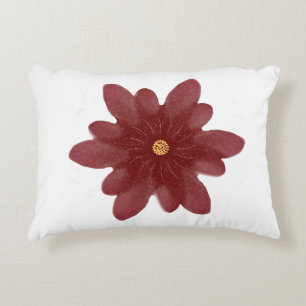 Elegante rote Samtblume auf Schwarz   Dunkle Blume Dekokissen