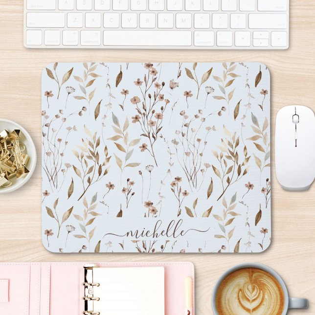 Elegante rustikale Aquarellbraun Blume Blätter Mousepad (In situ)