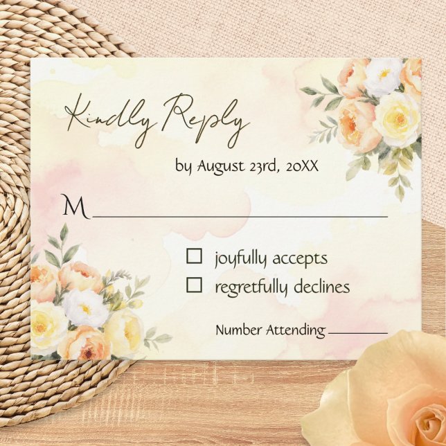 Elegante rustikale Wasserfarbe Hübsche Blumenhochz RSVP Karte (A stylish RSVP card for wedding replies, with peach, yellow and white watercolor-style roses)